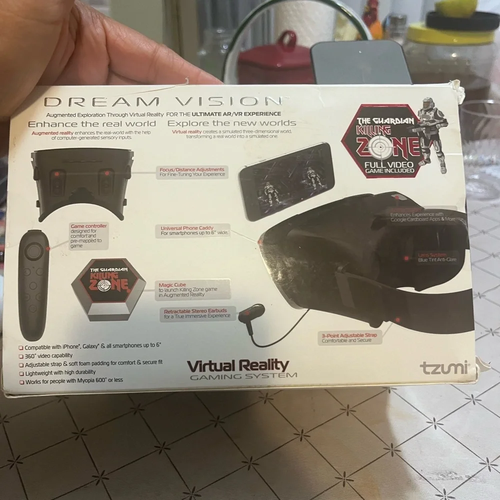 Black VR Smartphone Headset with Earbuds‎